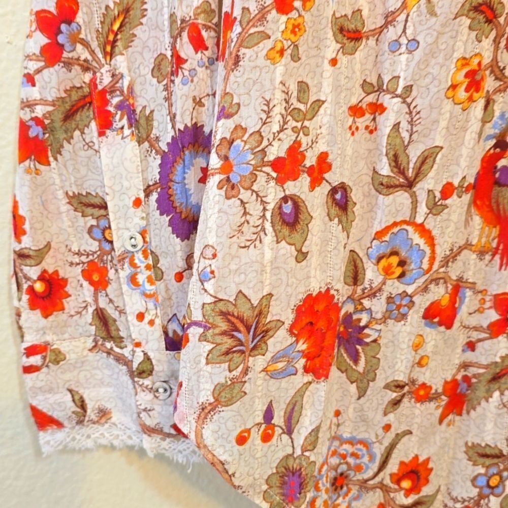 Sundance floral with ruffle/lace details blouse size small - Picture 3 of 10